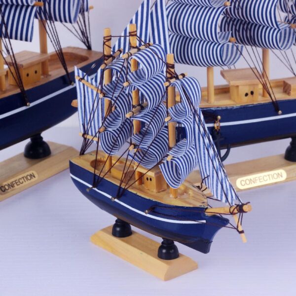 20 cm Mediterranean blue gingham wooden sailboat ornament - Bild 3