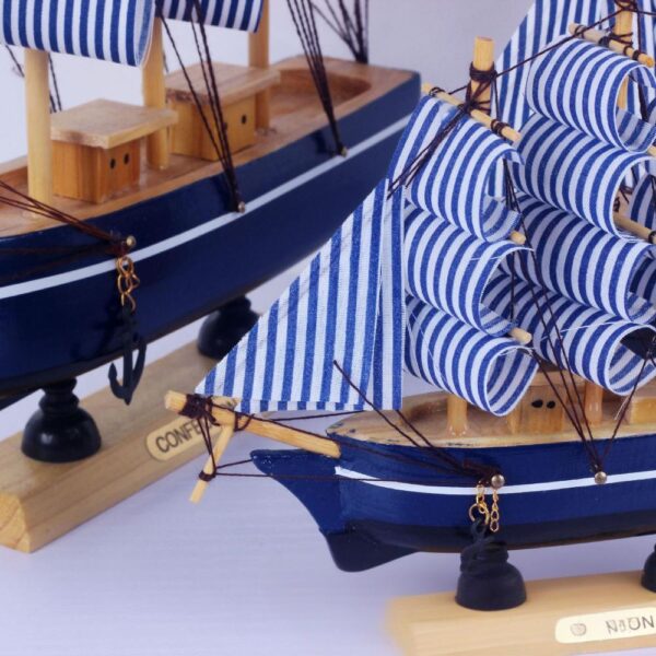 20 cm Mediterranean blue gingham wooden sailboat ornament - Bild 4