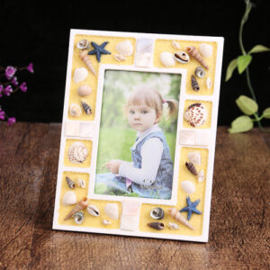 Creative wooden shell children's photo frame