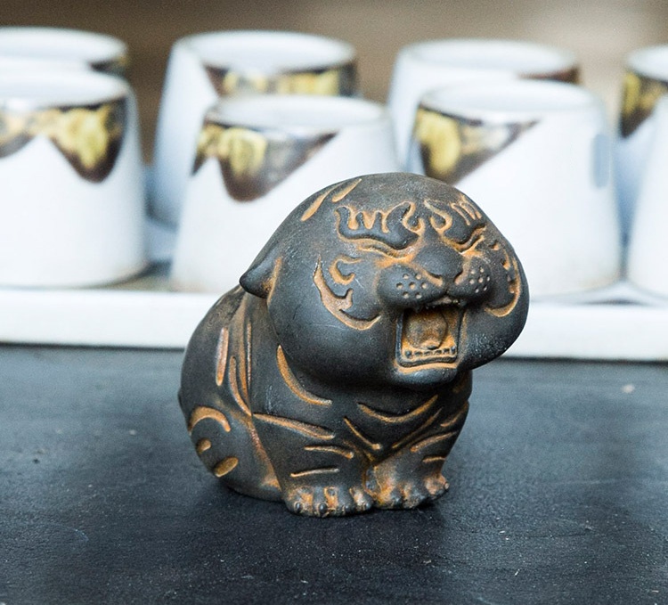 Cute tiger handmade sculpture tabletop ornament