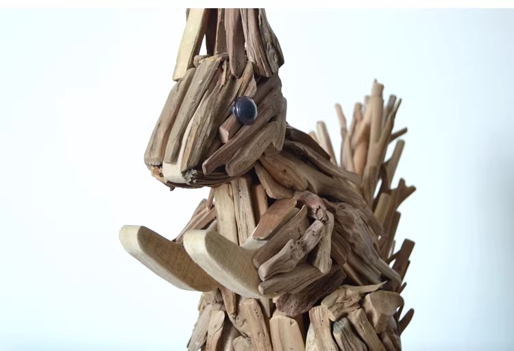 Wooden squirrel animal handicraft ornament