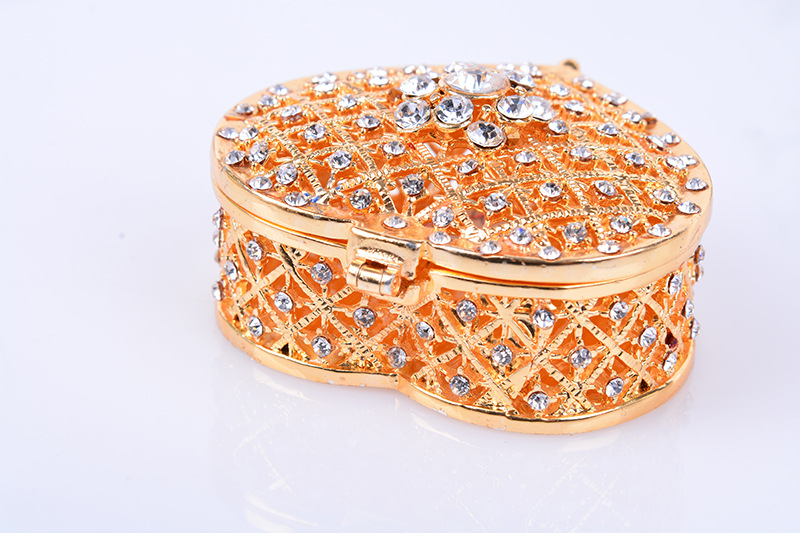 Heart-shaped gold-plated jewelry box ornament