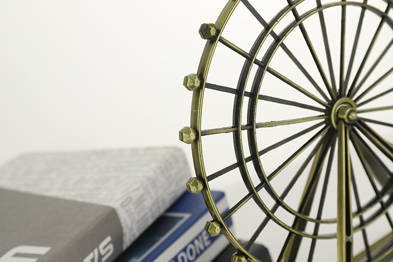 Metal Ferris wheel, construction model, crafts, ornaments