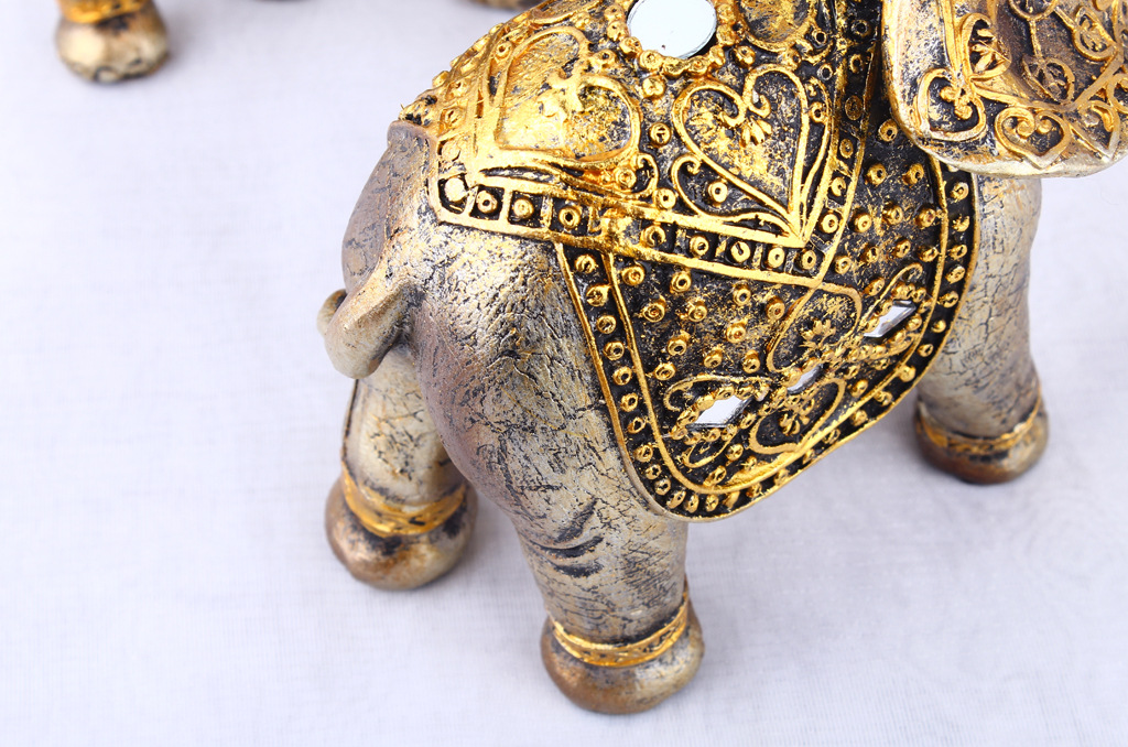 Golden seven elephants, artisanal resin ornaments, home decoration, crafts