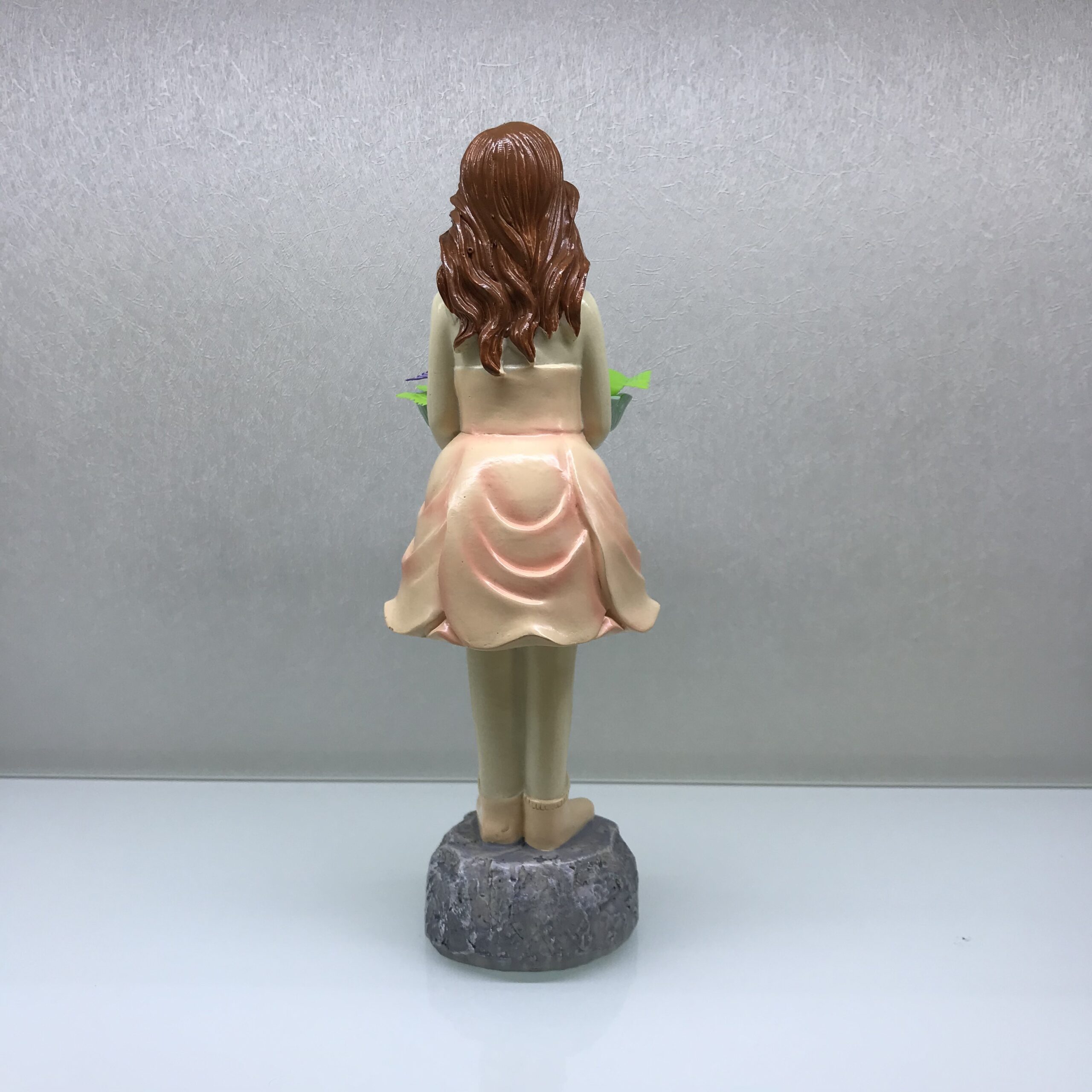 Beautiful woman, tray, ornaments, resin crafts