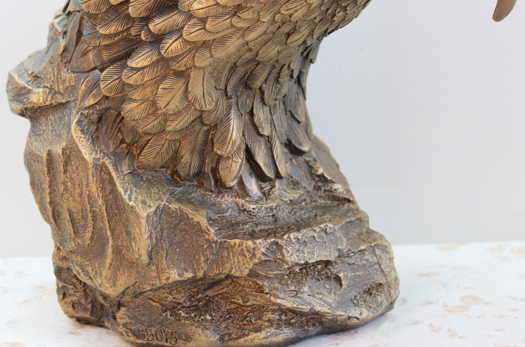 Ancient copper eagle head, resin, crafts, ornaments