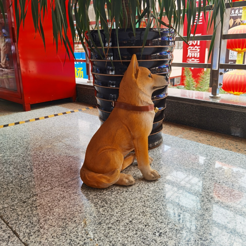 Dog-shaped resin decoration, crafts, ornaments, ornaments