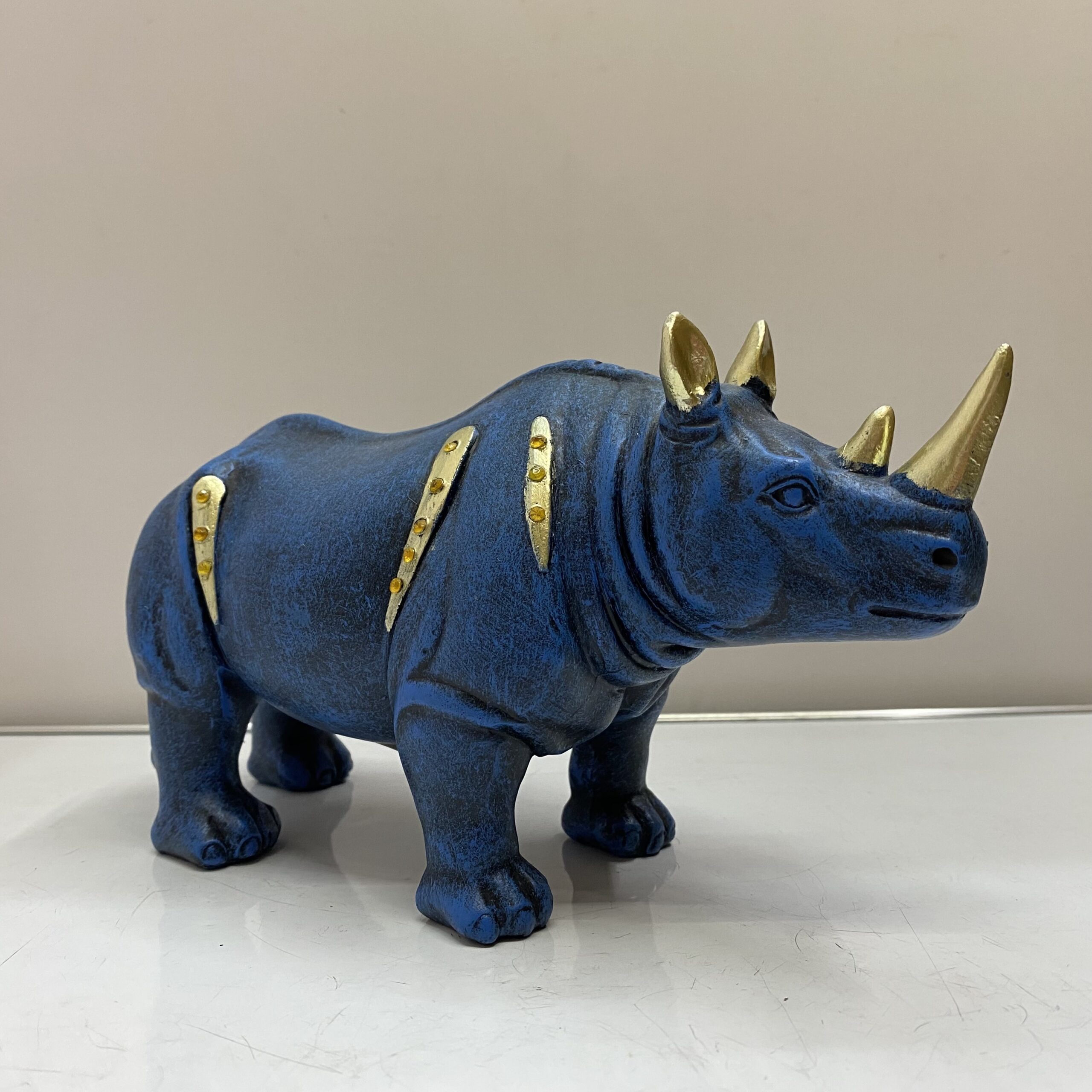Small blue rhinoceros, resin crafts, home furnishings, ornaments