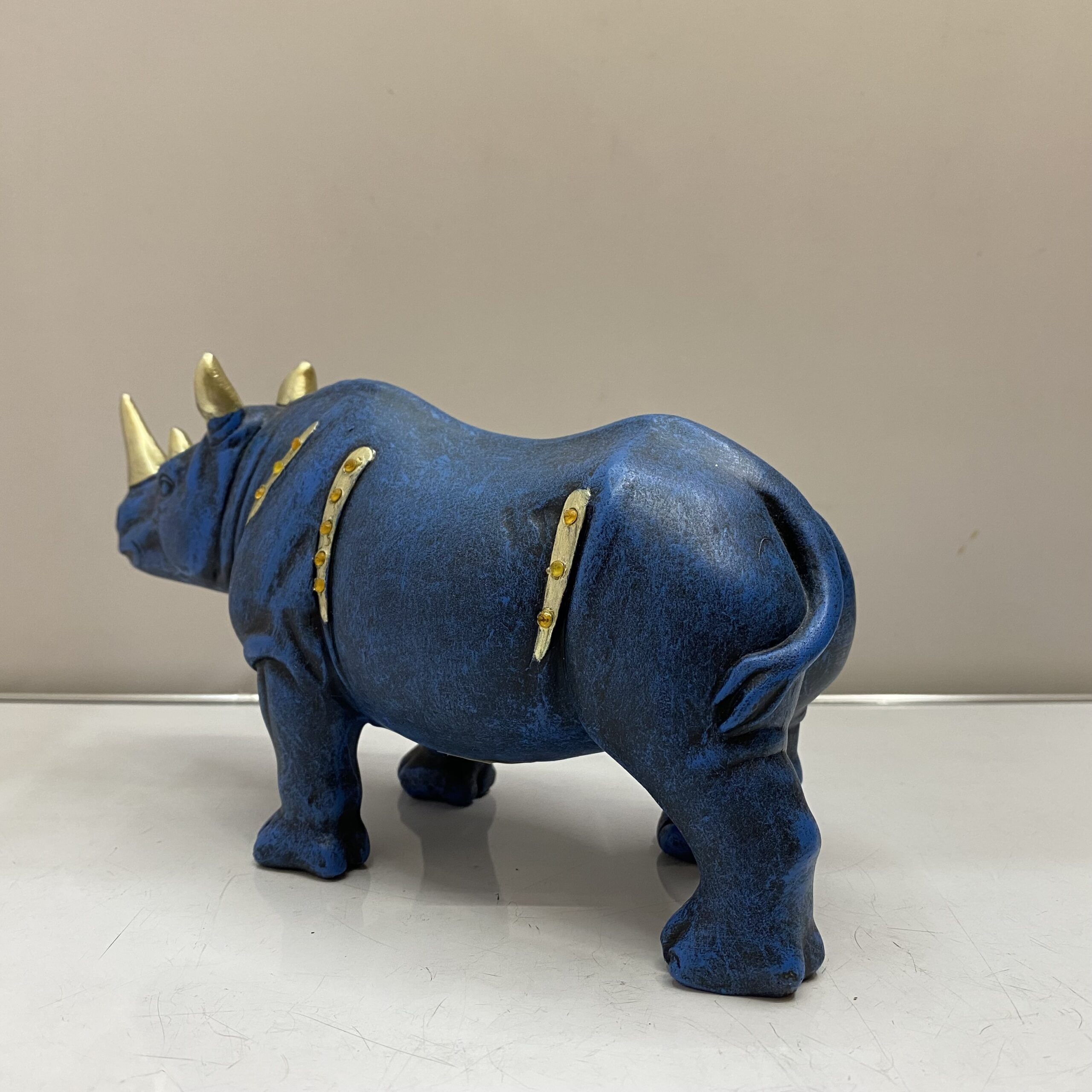 Small blue rhinoceros, resin crafts, home furnishings, ornaments