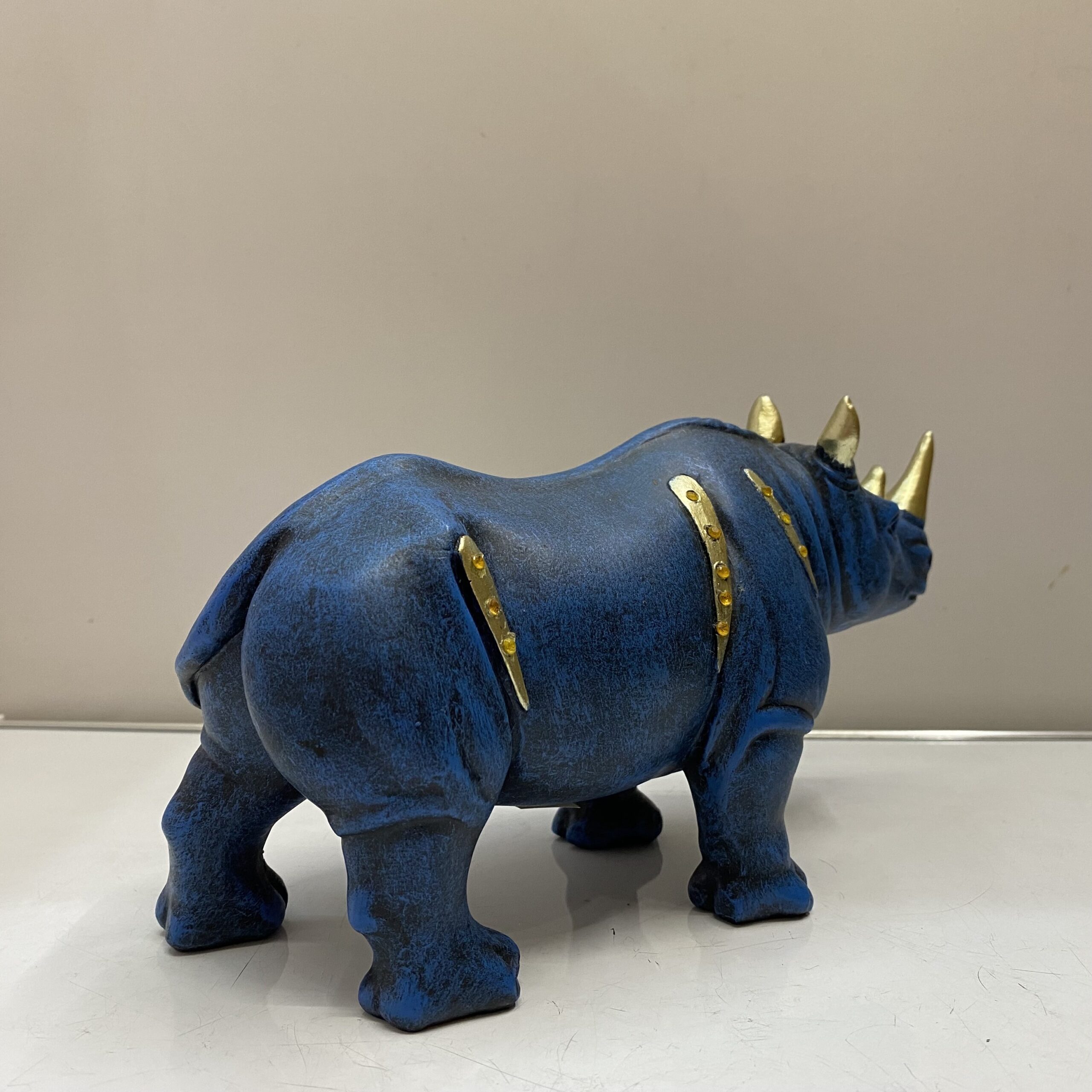 Small blue rhinoceros, resin crafts, home furnishings, ornaments